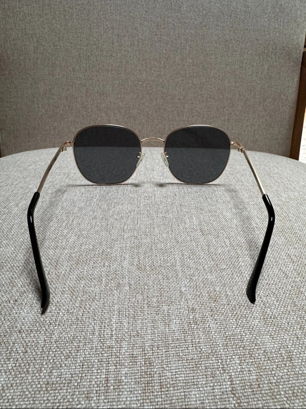 Quay Australia JEZABELL Round Sunglasses - Gold/ Smoke